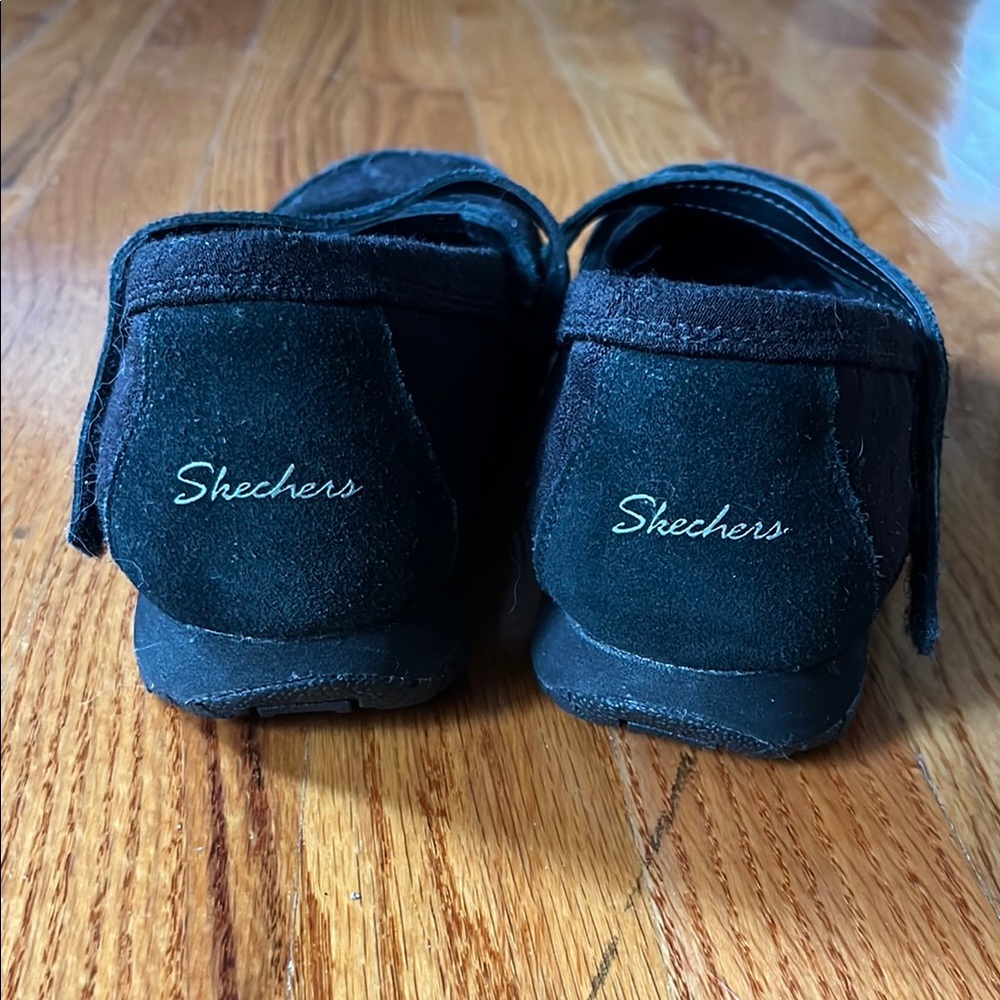 NWOT Skechers 7.5 Women’s Black Dress Shoes with Strap and Rounded Toe - Picture 5 of 8